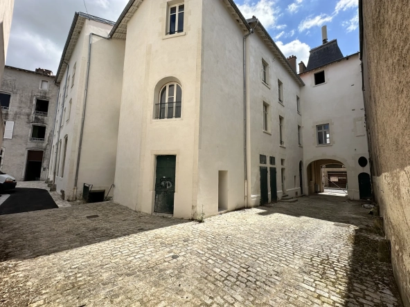 Appartement F3 à Toul de 107 m² avec fort potentiel de rénovation