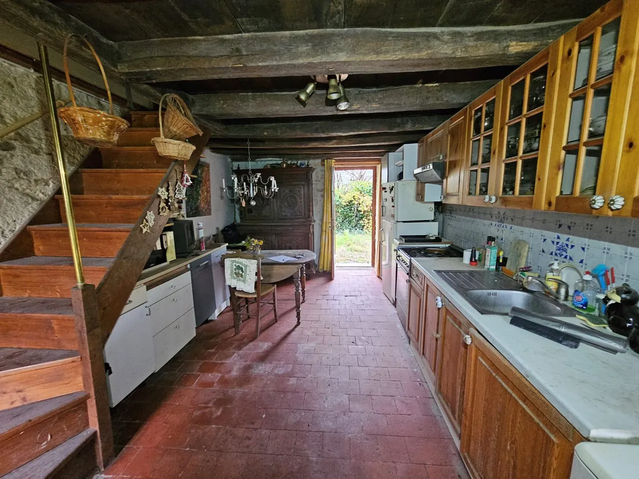 Maison à Bannegon avec jardin, dépendances et garage – investissement à ne pas manquer 