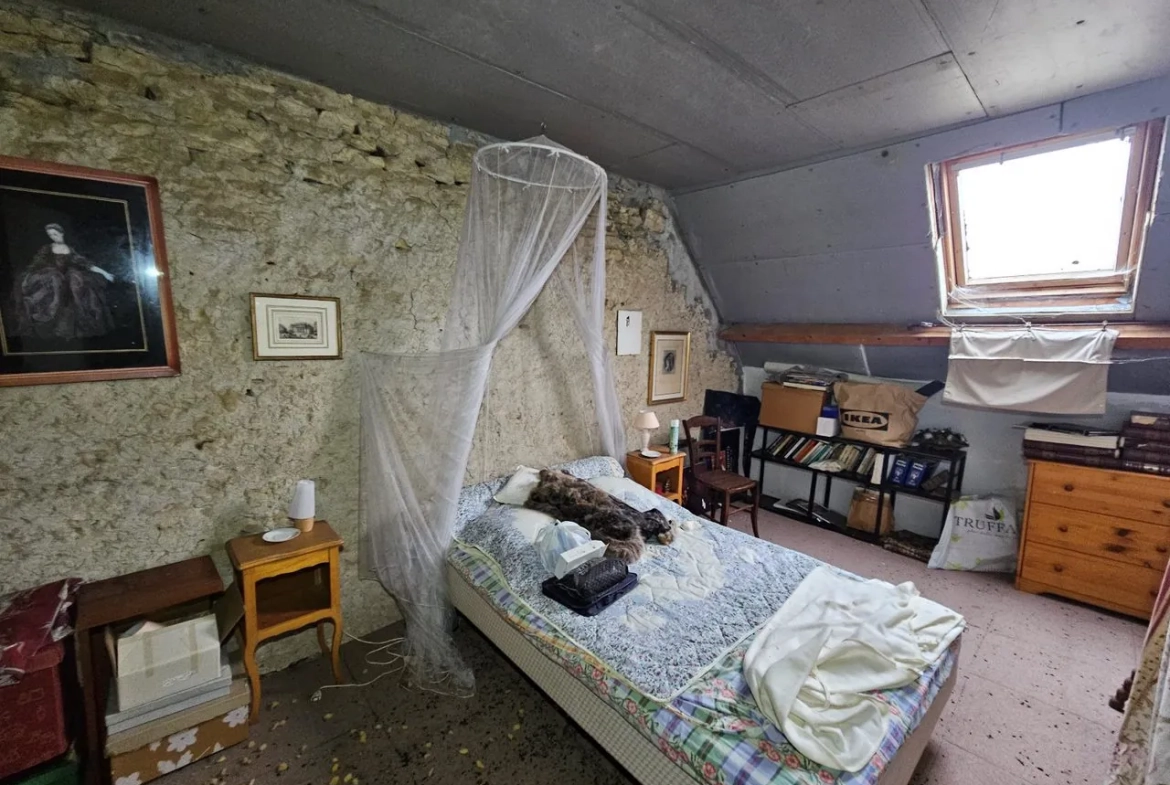 Maison à Bannegon avec jardin, dépendances et garage – investissement à ne pas manquer 