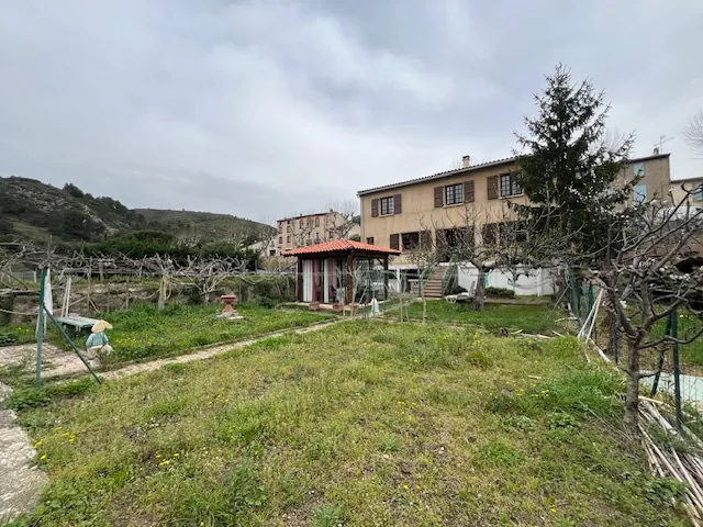 Grande villa à Caunes Minervois avec vue sur montagne et garage 
