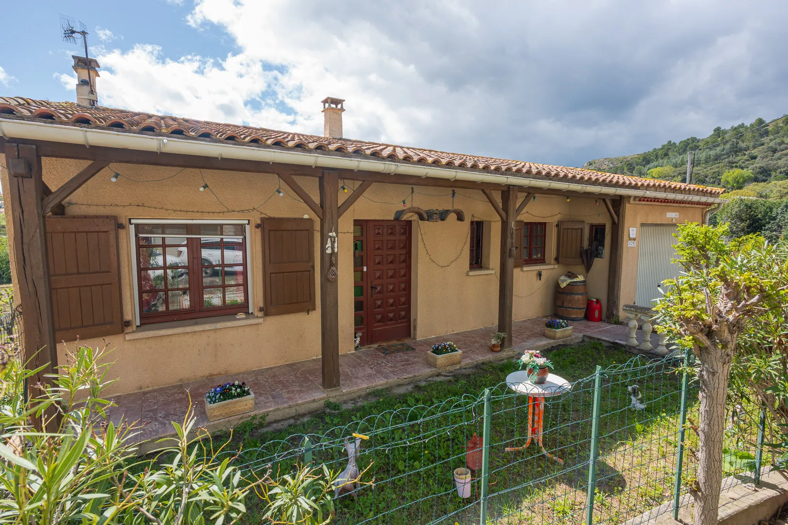 Grande villa à Caunes Minervois avec vue sur montagne et garage 