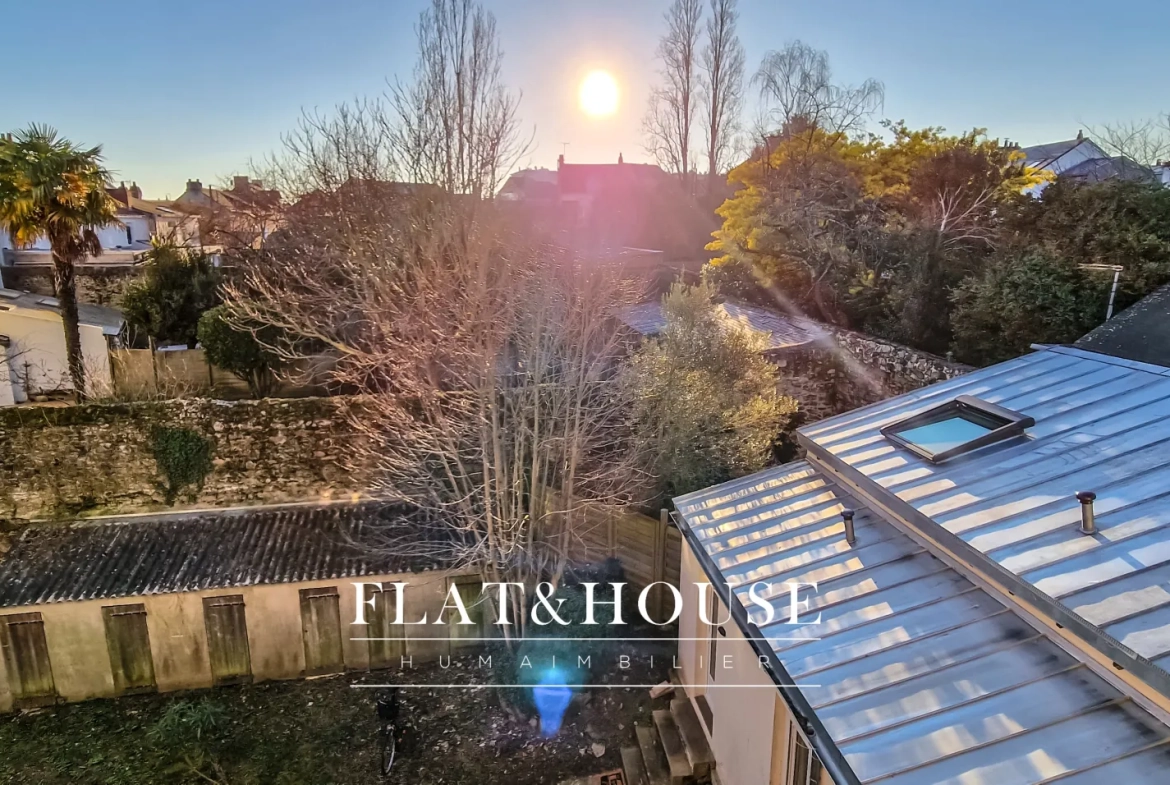 Charmant T2 de 42m² avec grenier aménageable à Nantes Mellinet 