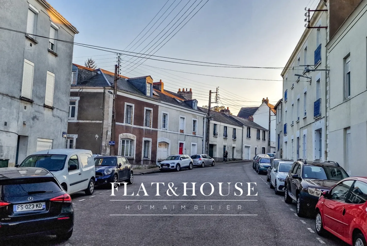 Charmant T2 de 42m² avec grenier aménageable à Nantes Mellinet 