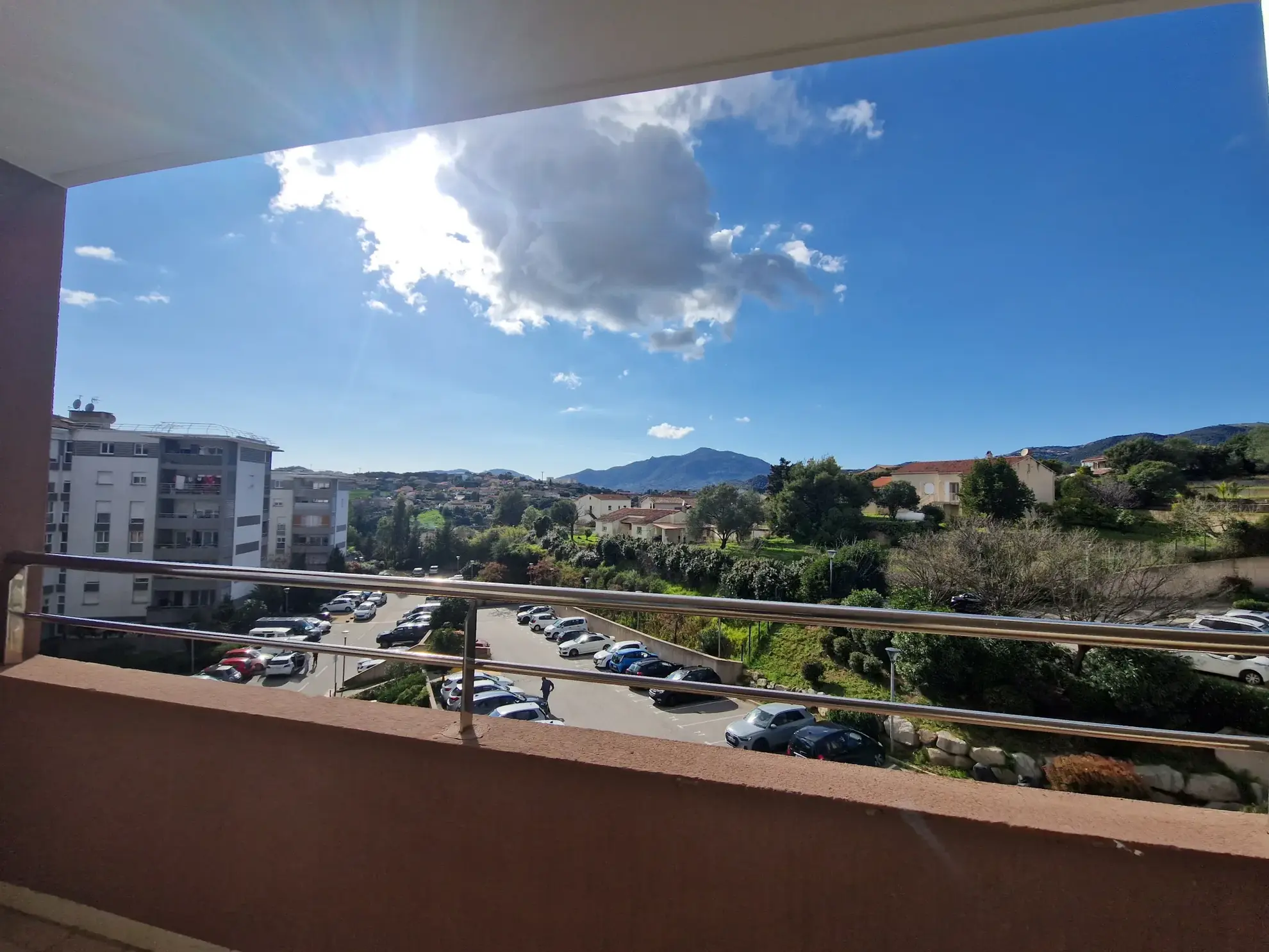 À vendre appartement F2 avec terrasse à Ajaccio proche Mezzavia 