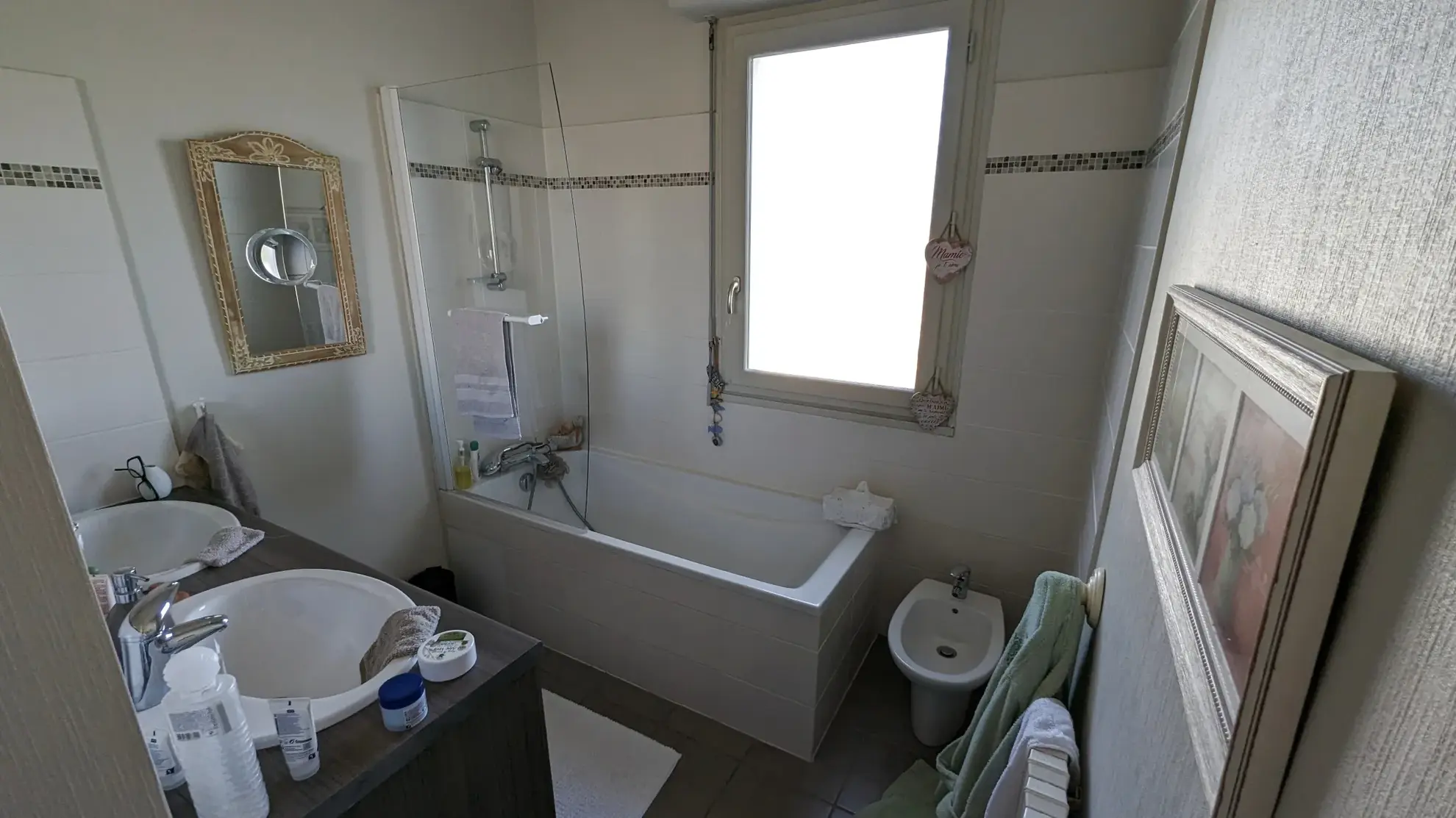 Appartement 4 chambres à Magne, centre-ville avec cour et balcon 