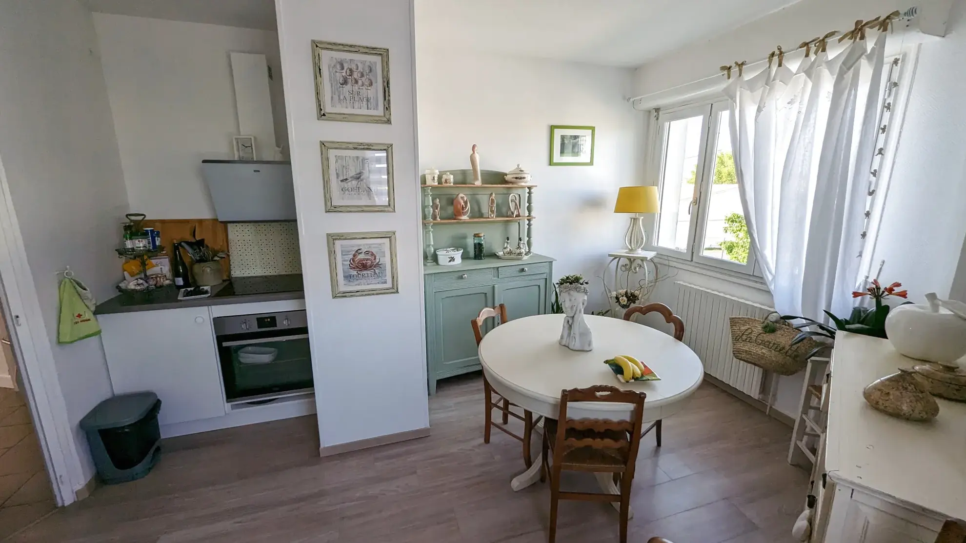 Appartement 4 chambres à Magne, centre-ville avec cour et balcon 