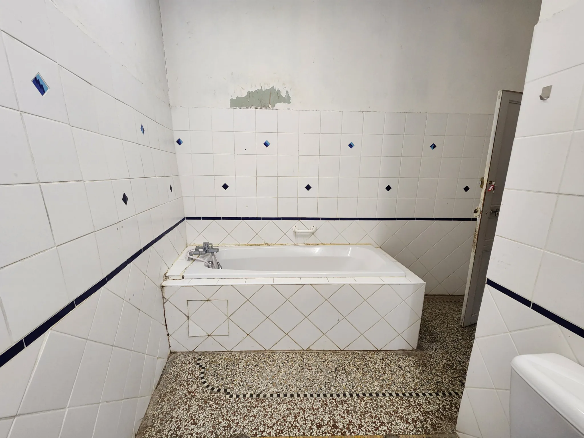 Immeuble de 370 m² à Lodève - Opportunité d'investissement ou profession libérale 