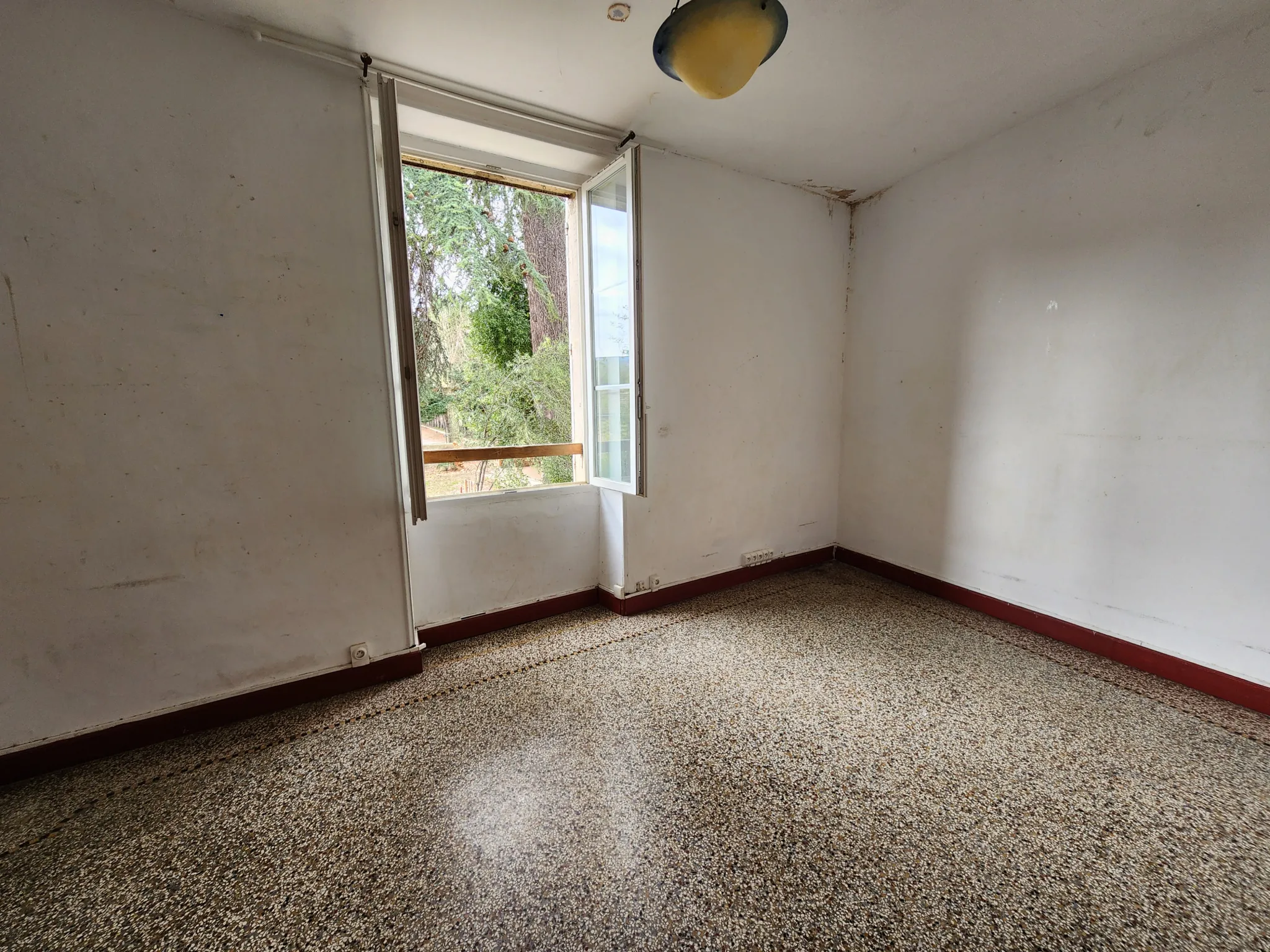 Immeuble de 370 m² à Lodève - Opportunité d'investissement ou profession libérale 