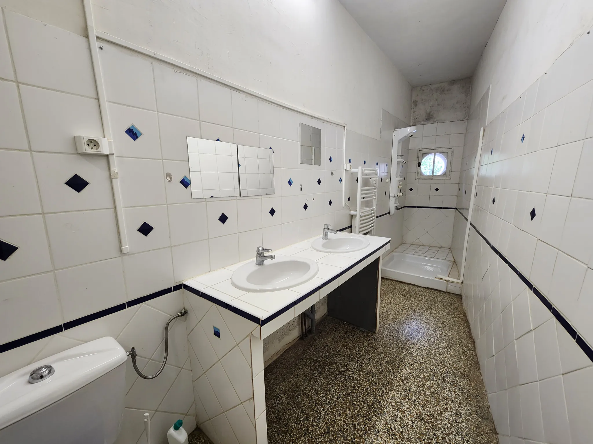 Immeuble de 370 m² à Lodève - Opportunité d'investissement ou profession libérale 