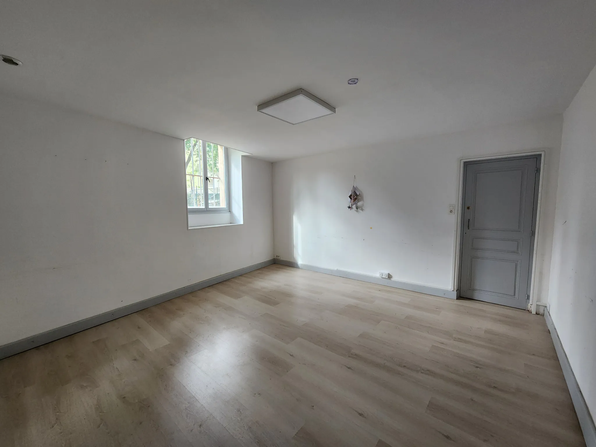 Immeuble de 370 m² à Lodève - Opportunité d'investissement ou profession libérale 