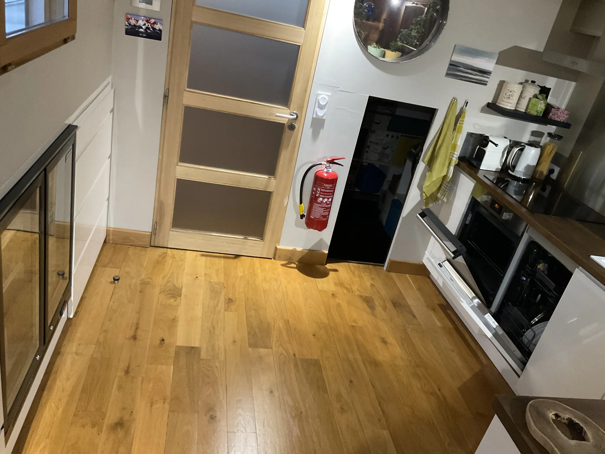 Péniche Résidentielle à Vendre au Mans – Vie Unique en Bord de l'Eau 