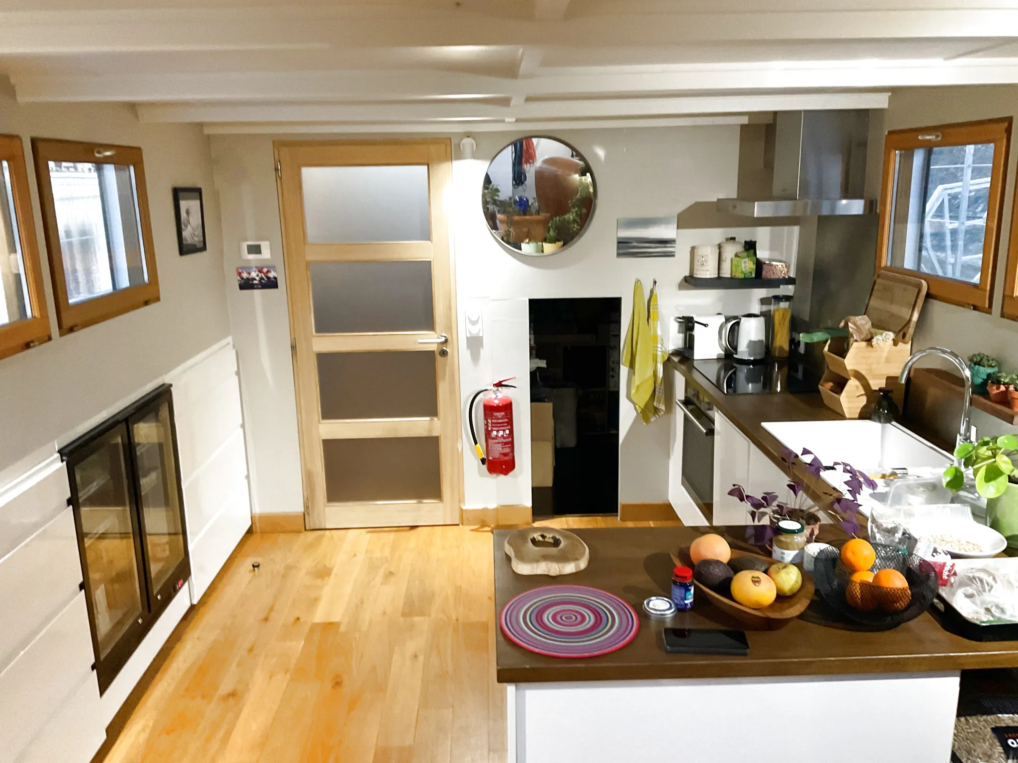 Péniche Résidentielle à Vendre au Mans – Vie Unique en Bord de l'Eau 