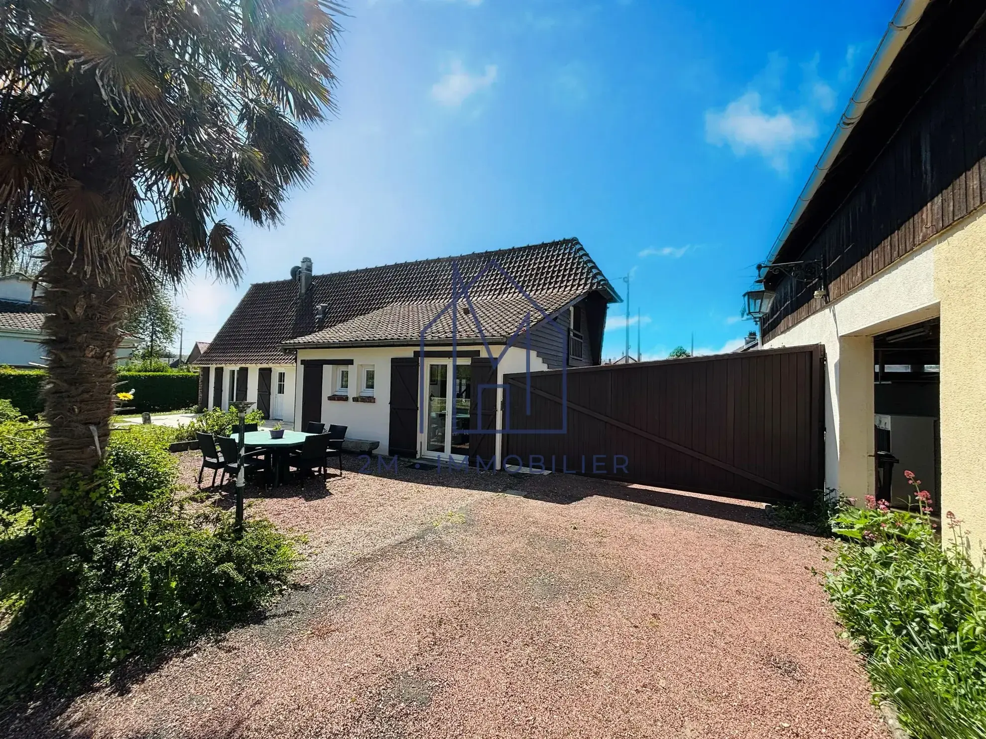 Maison familiale de 102 m² avec garages à Criel-sur-Mer près de la mer 