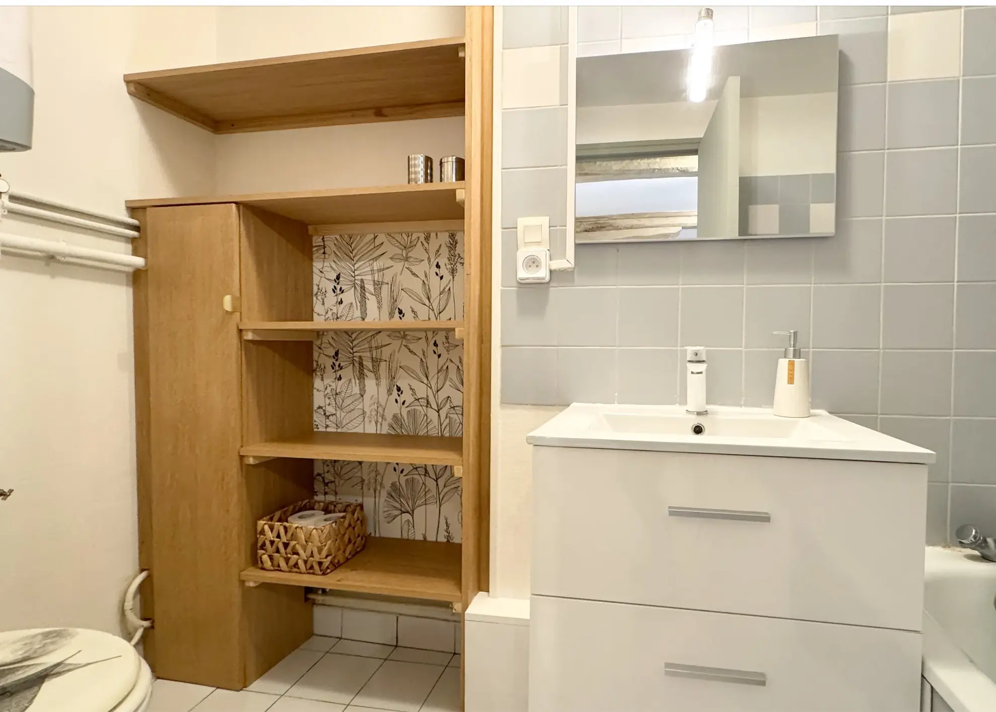 Studio rénové à vendre à Honfleur proche du vieux bassin et de la plage 