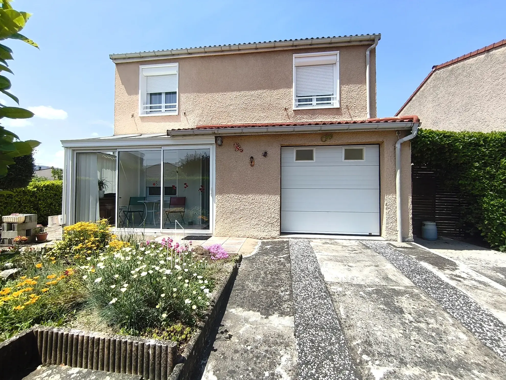 Maison à vendre à Pont de l'Isère de 90 m² avec terrain et garage 