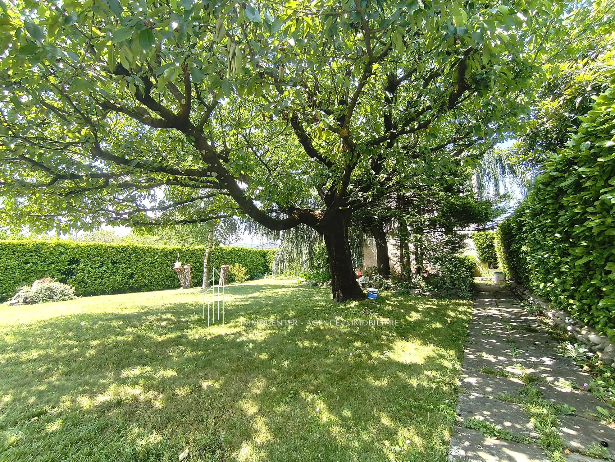 Maison à vendre à Pont de l'Isère de 90 m² avec terrain et garage 