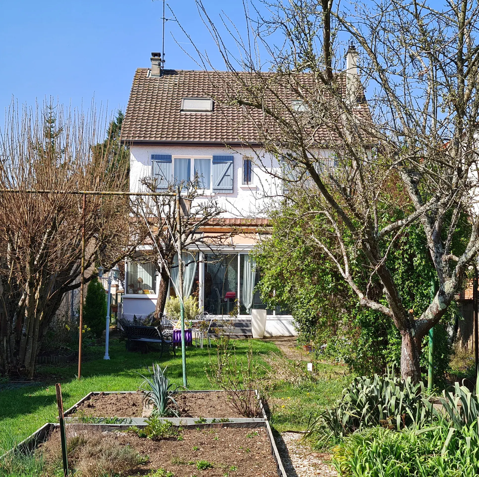 Belle maison individuelle de 160 m² à Nevers avec jardin clos et dépendances