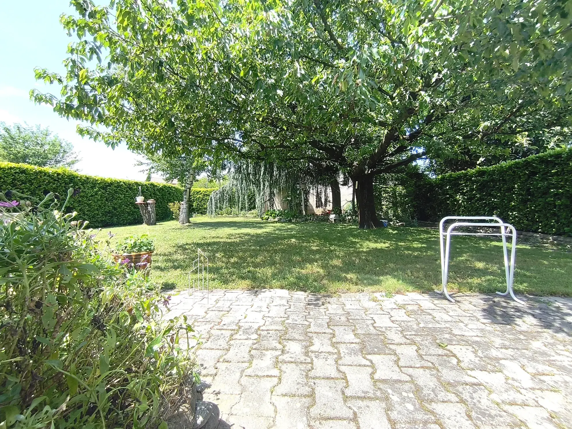Maison à vendre à Pont de l'Isère de 90 m² avec terrain et garage 