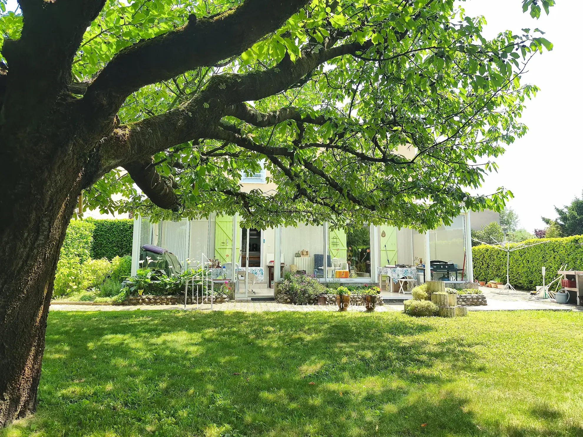 Maison à vendre à Pont de l'Isère de 90 m² avec terrain et garage 