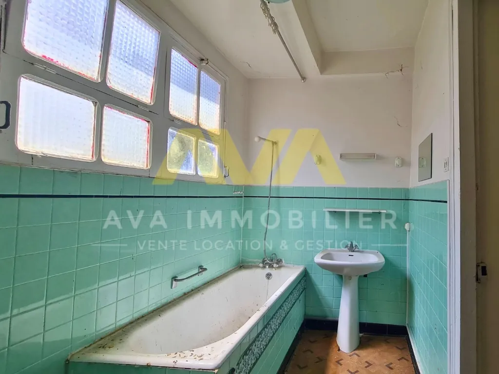 Grande maison de village de 299 m² avec jardins et dépendances à Navarrenx 