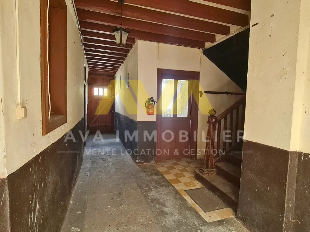 Grande maison de village de 299 m² avec jardins et dépendances à Navarrenx 