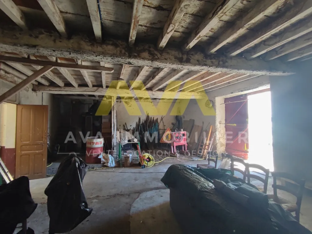 Grande maison de village de 299 m² avec jardins et dépendances à Navarrenx 