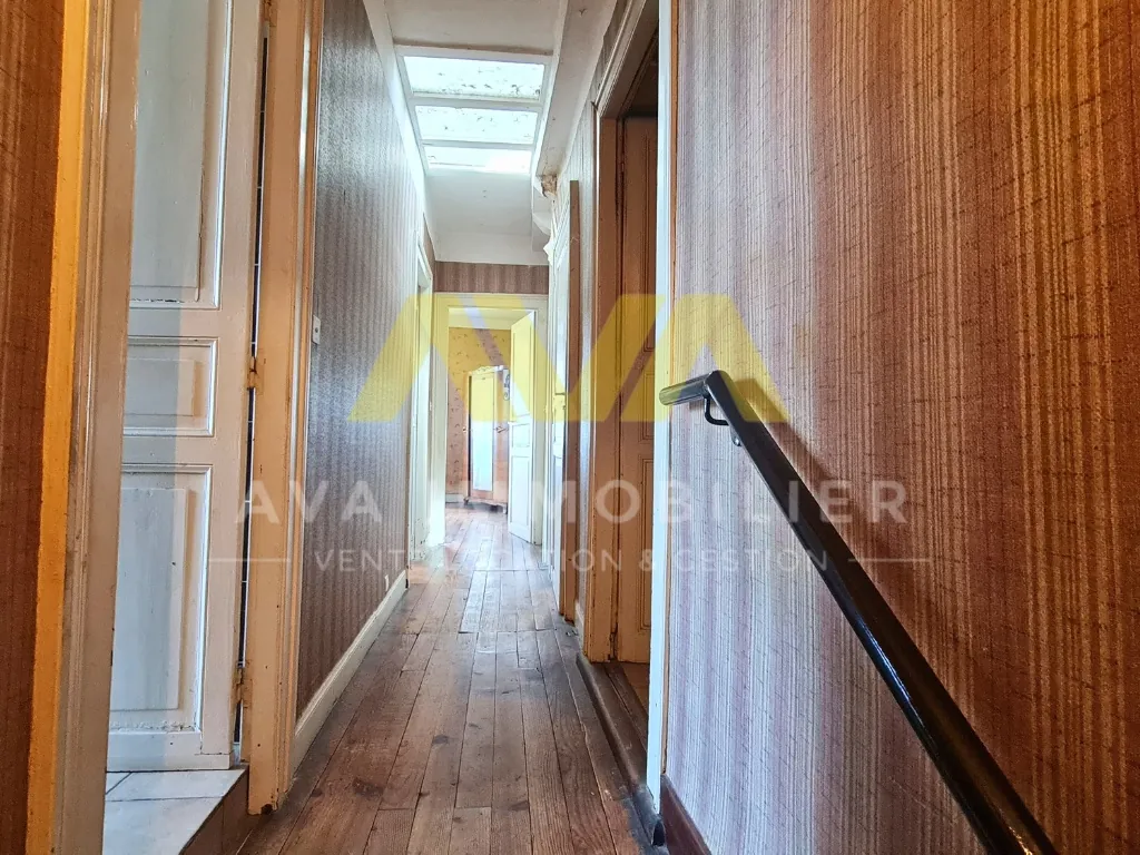 Grande maison de village de 299 m² avec jardins et dépendances à Navarrenx 