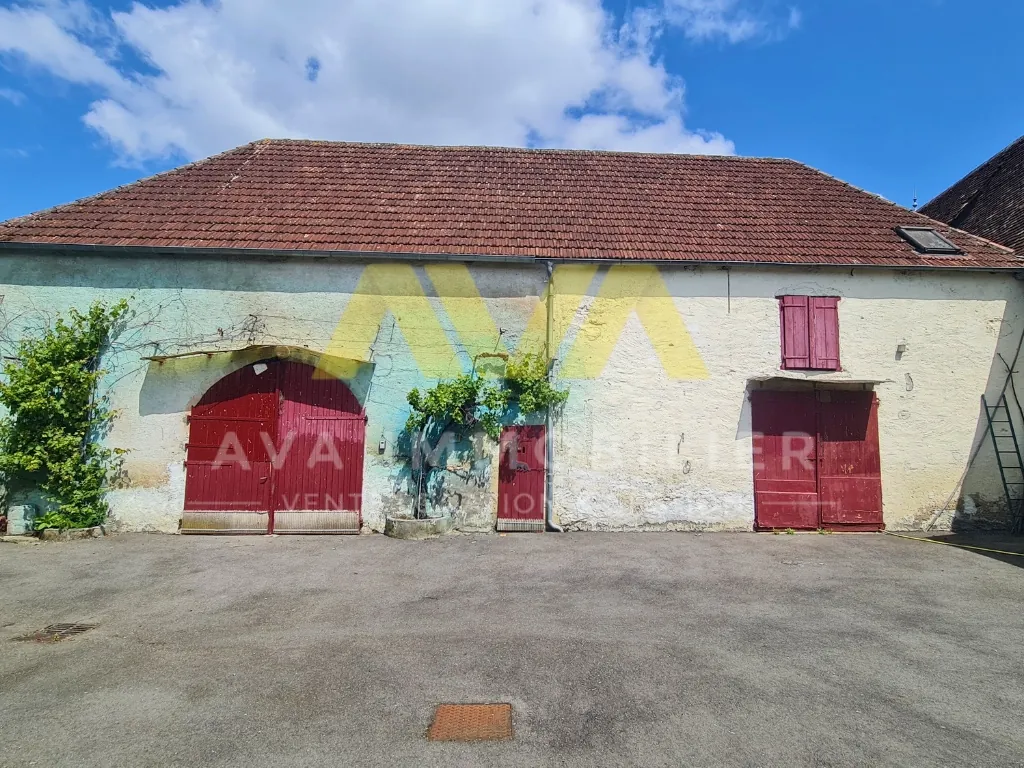 Grande maison de village de 299 m² avec jardins et dépendances à Navarrenx 