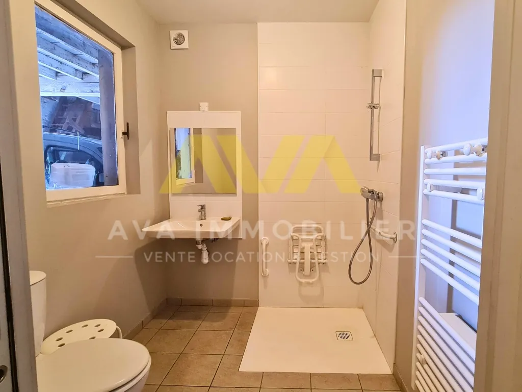 Grande maison de village de 299 m² avec jardins et dépendances à Navarrenx 