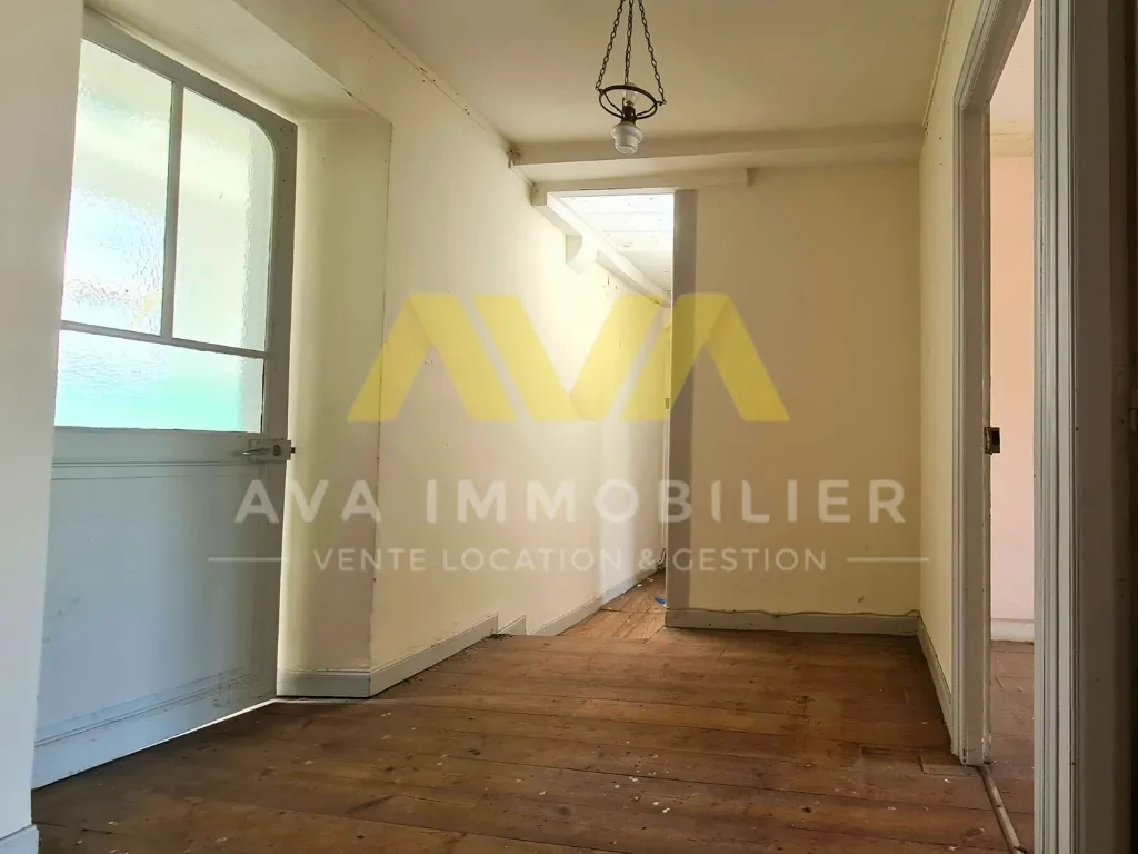 Grande maison de village de 299 m² avec jardins et dépendances à Navarrenx 