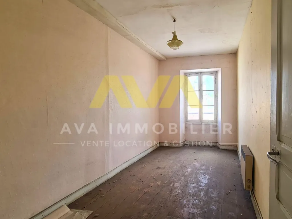 Grande maison de village de 299 m² avec jardins et dépendances à Navarrenx 