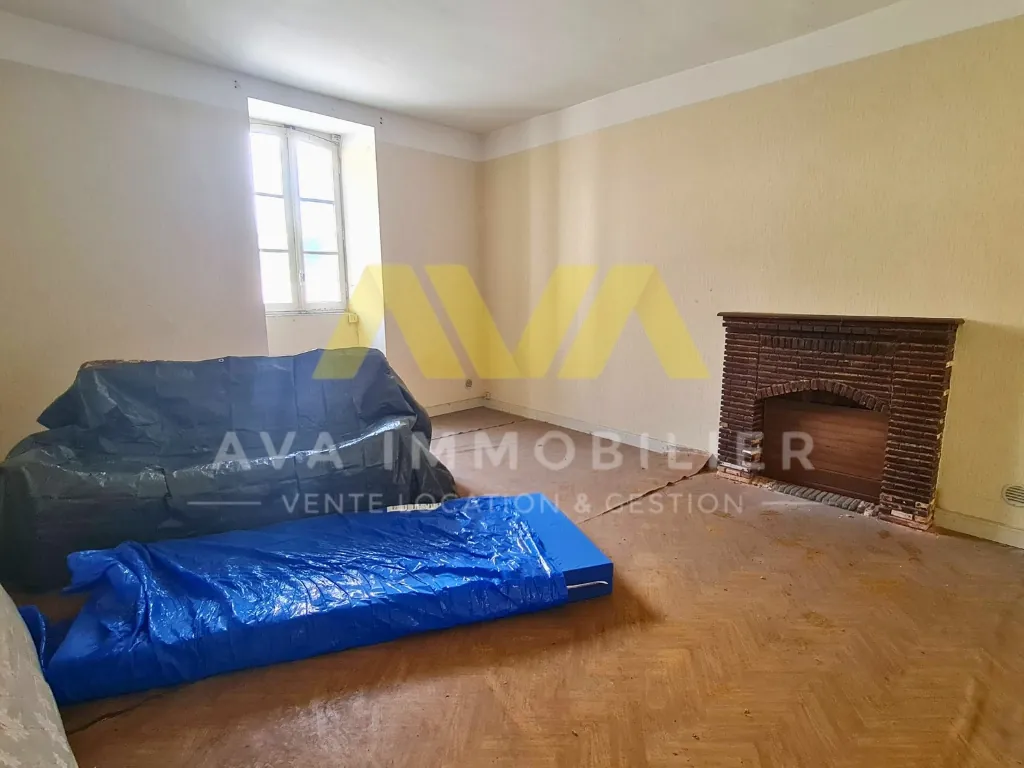 Grande maison de village de 299 m² avec jardins et dépendances à Navarrenx 