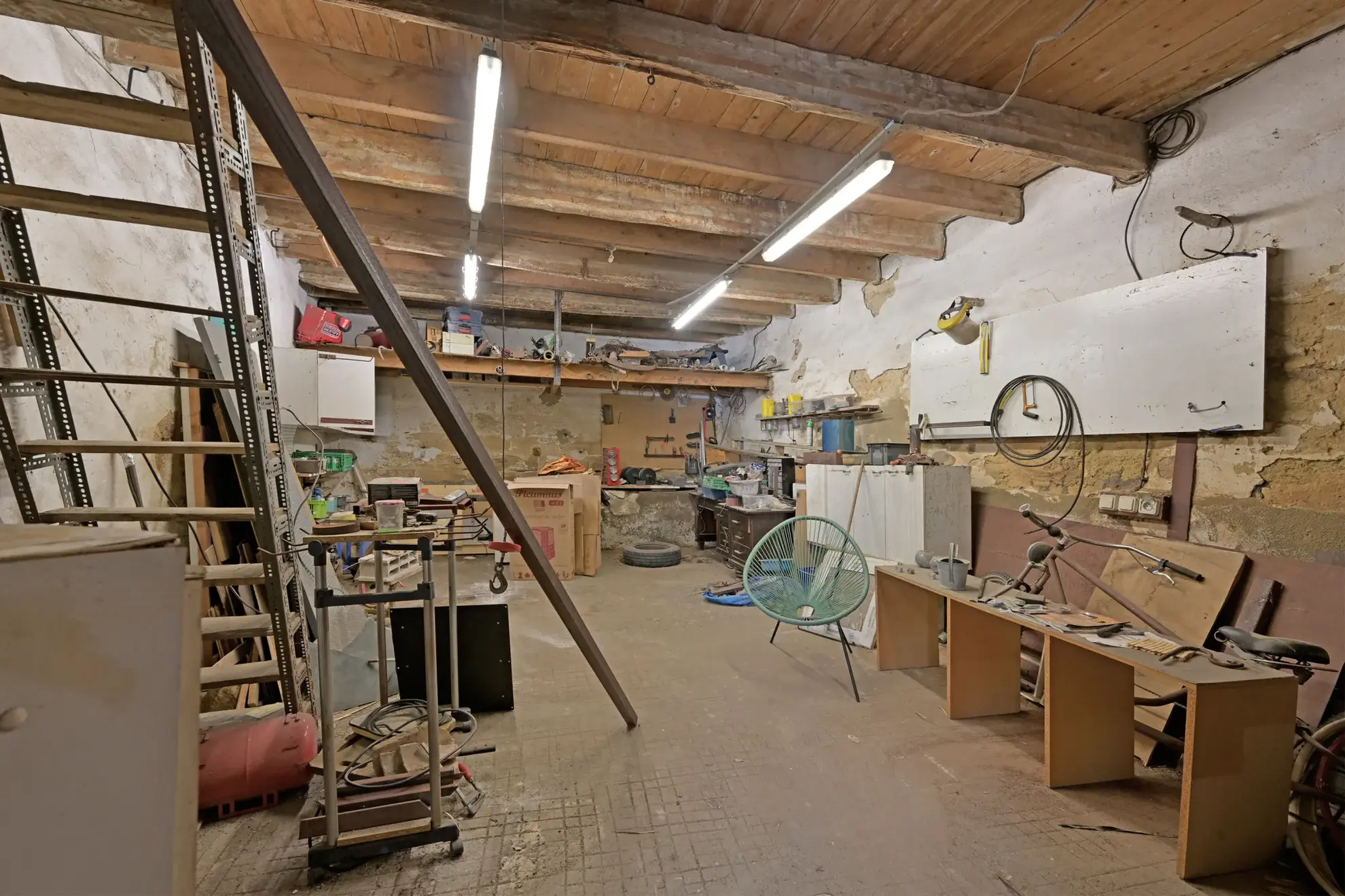 Maison à Aimargues avec cour, dépendances et fort potentiel immobilier 