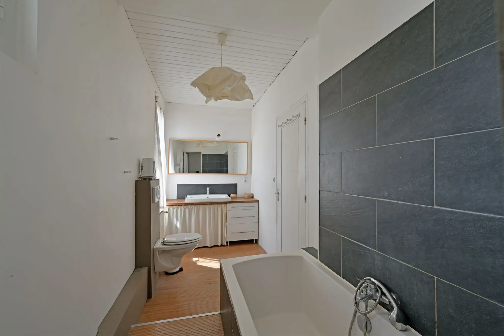 Maison à Aimargues avec cour, dépendances et fort potentiel immobilier 