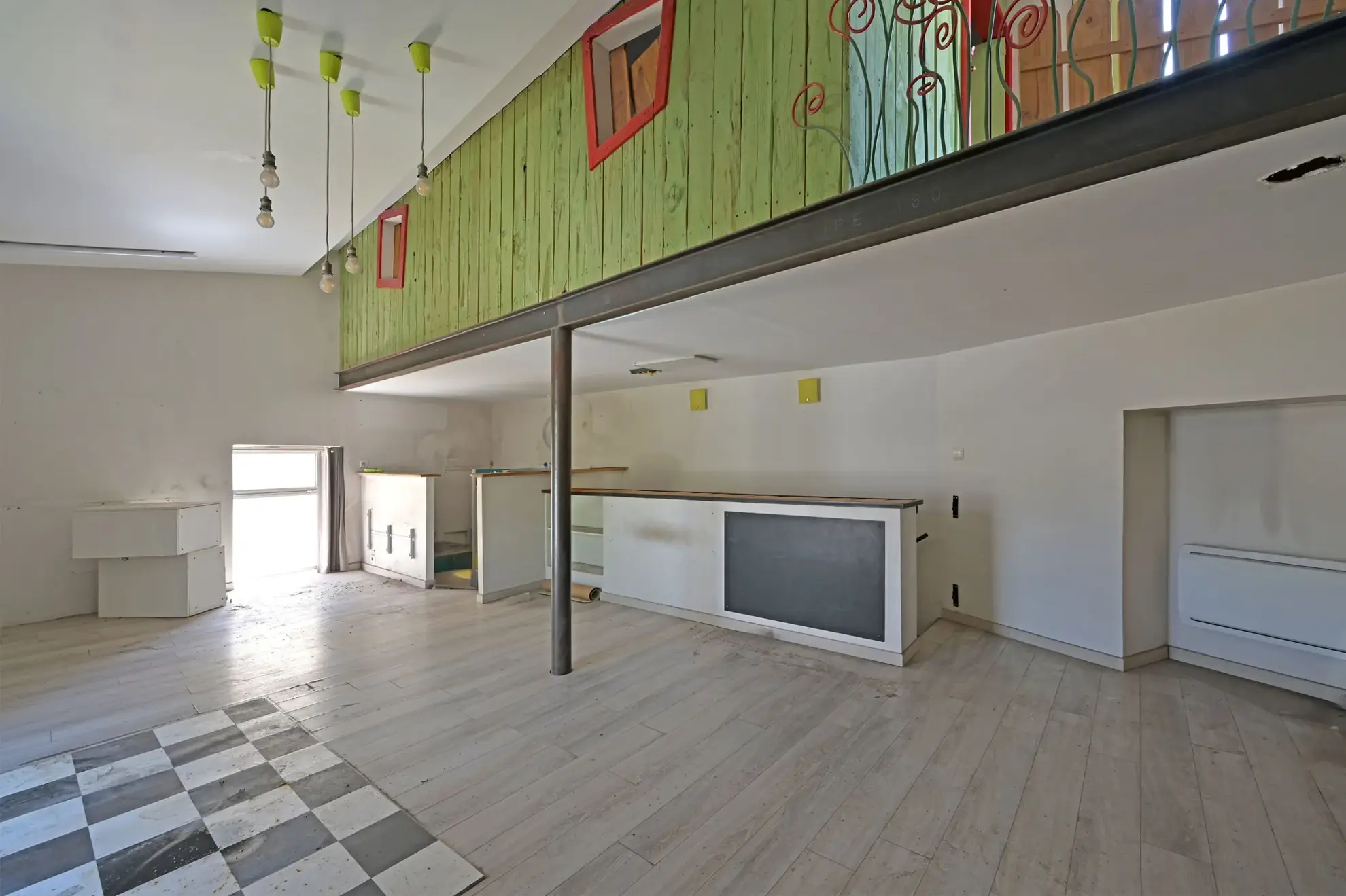 Maison à Aimargues avec cour, dépendances et fort potentiel immobilier 