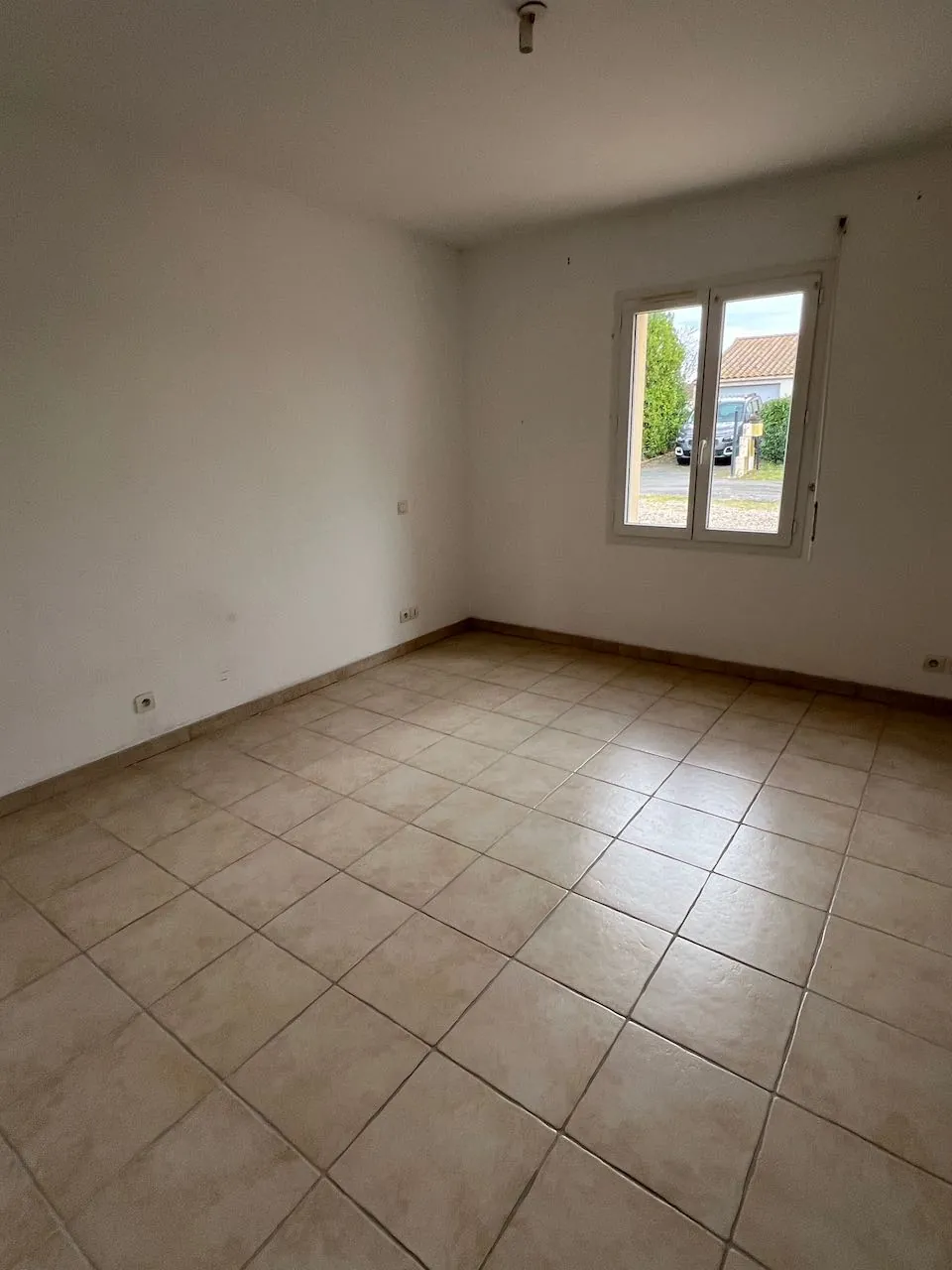 Belle maison de plain-pied avec jardin et garage à Saint Aubin La Plaine 