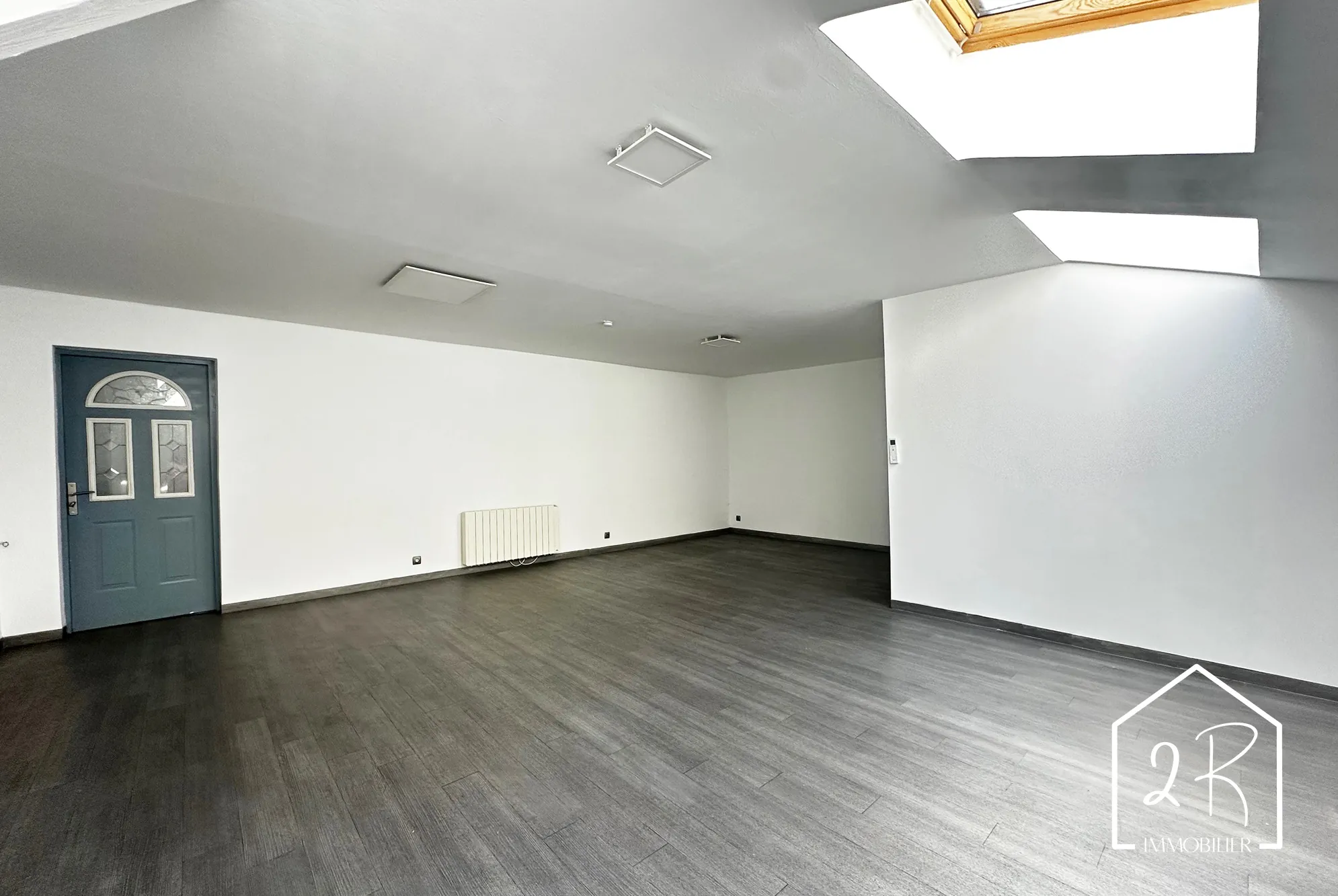 Maison familiale de 125 m2 avec cour à Vénissieux, proche transport 