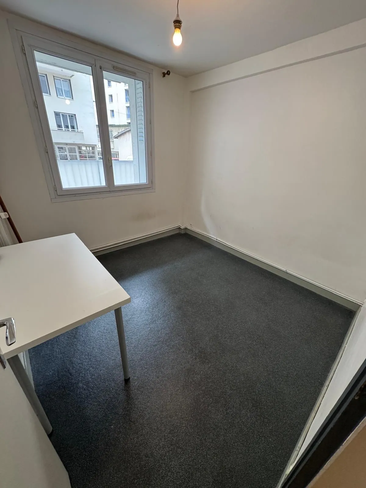 Appartement F3 de 52 m² avec grand balcon proche tram à Grenoble 