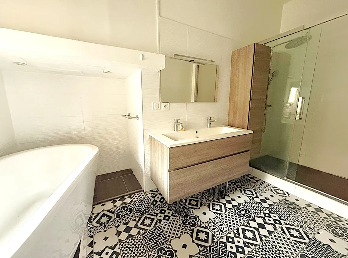 Appartement T3 à vendre au centre de Perpignan, 64 m² avec terrasse et parking, proche commodités 