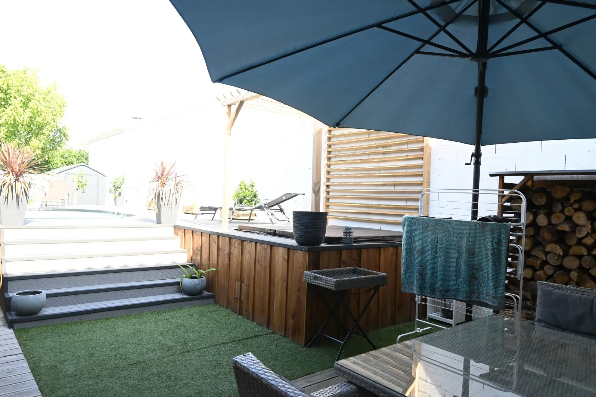 Maison de ville rénovée avec piscine et jardin à Marmande 