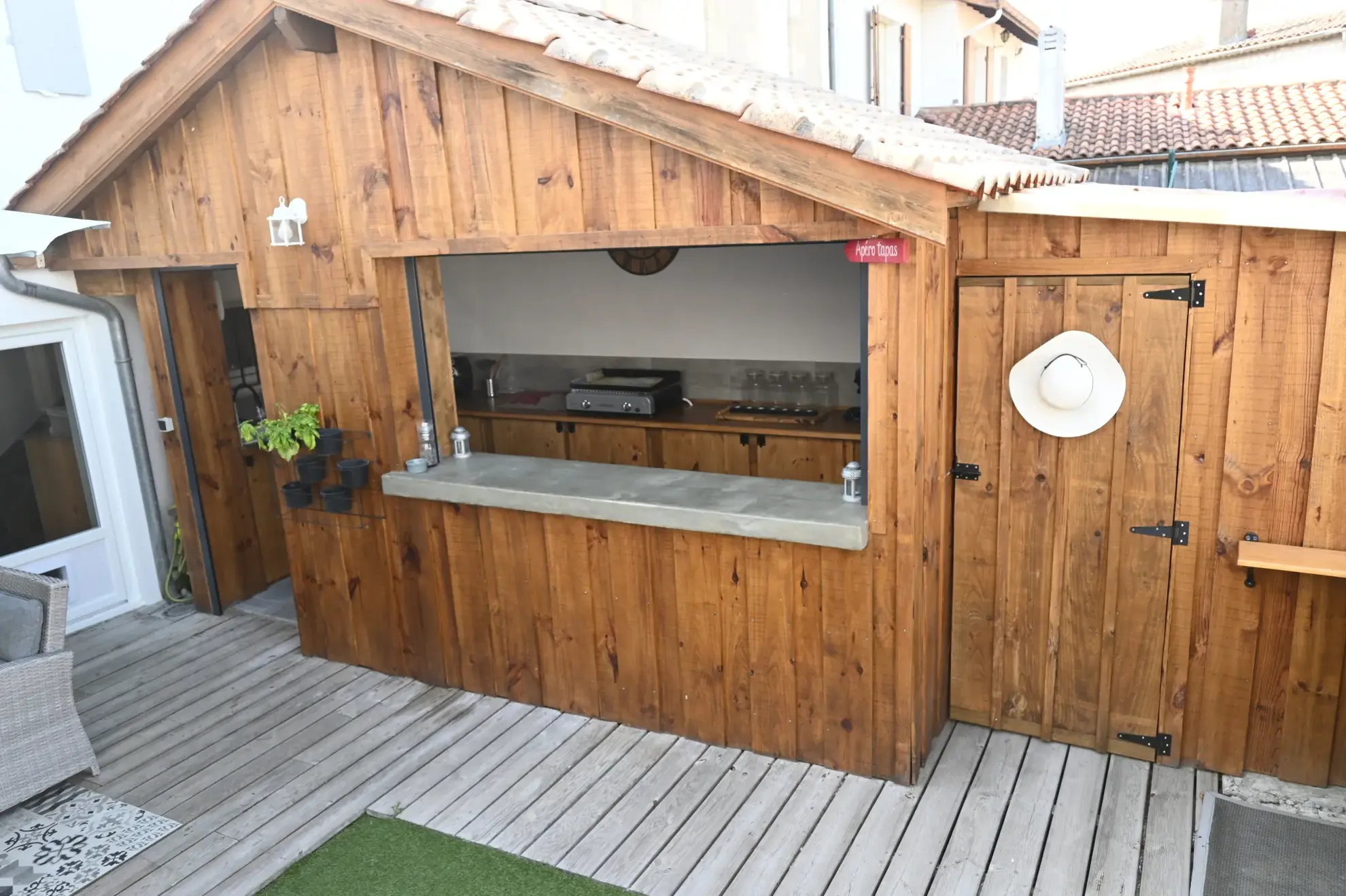 Maison de ville rénovée avec piscine et jardin à Marmande 