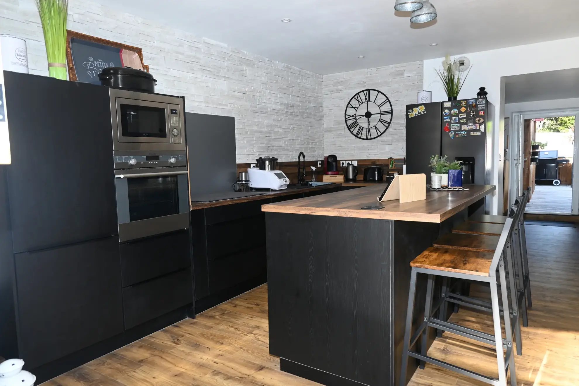 Maison de ville rénovée avec piscine et jardin à Marmande 