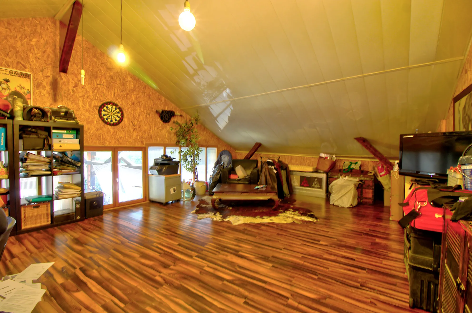 Vente de hangar et atelier à Vénissieux — Opportunité pour artisans 