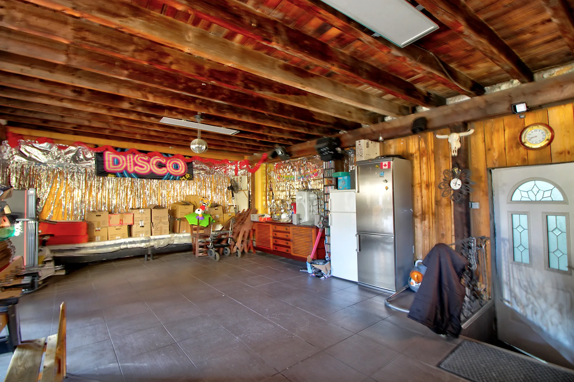 Vente de hangar et atelier à Vénissieux — Opportunité pour artisans 