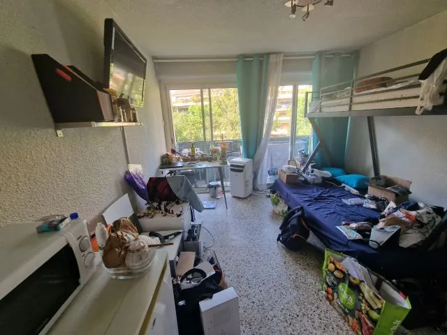 Studio à vendre à Aix-en-Provence - Appartement T1 sécurisé avec balcon 