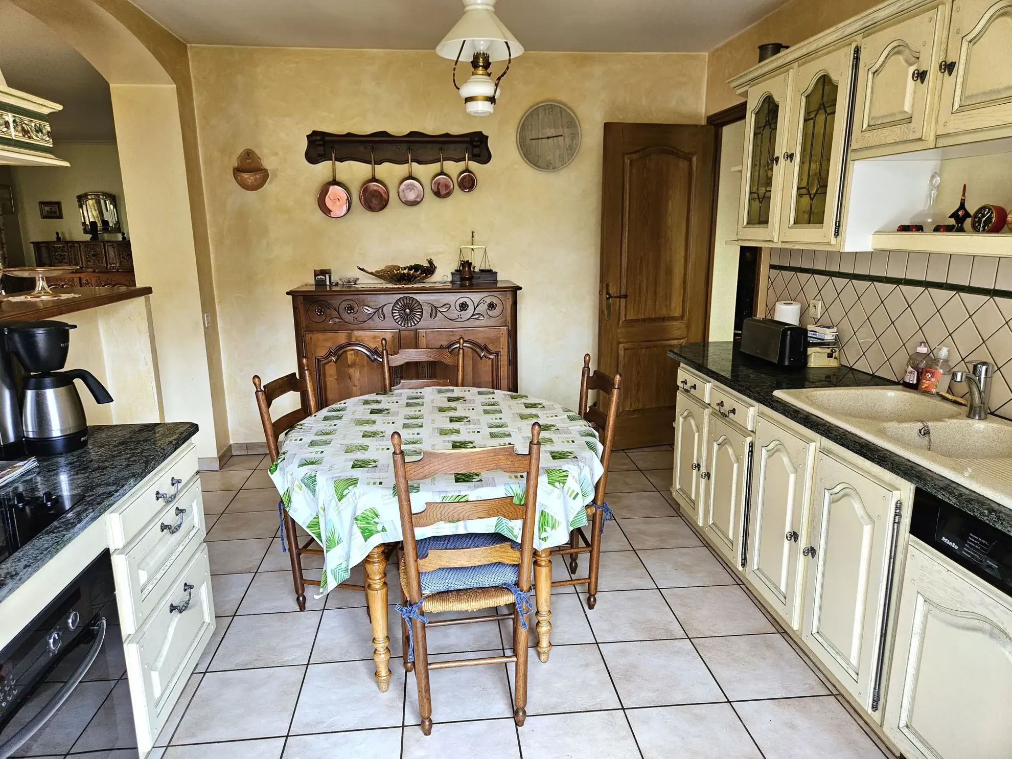 Charmante villa de 135 m2 avec jardin, garage et suite parentale à Castres quartier St Jean 