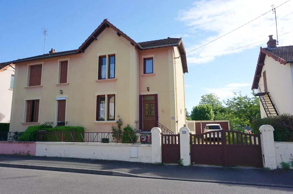 Charmante maison des années 1930 à Paray-le-Monial avec jardin et garage
