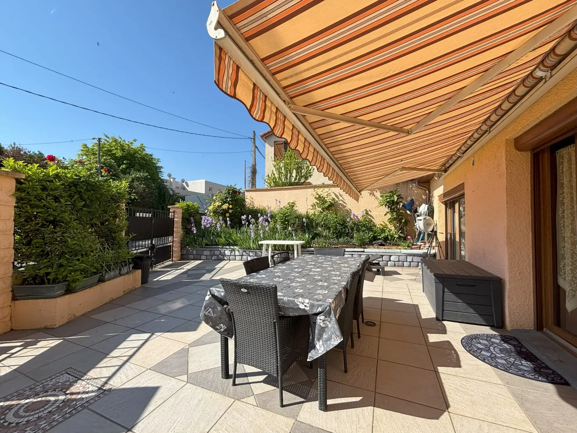 Maison familiale à Saint-Étienne avec jardin, terrasse et garage - 103,4 m²