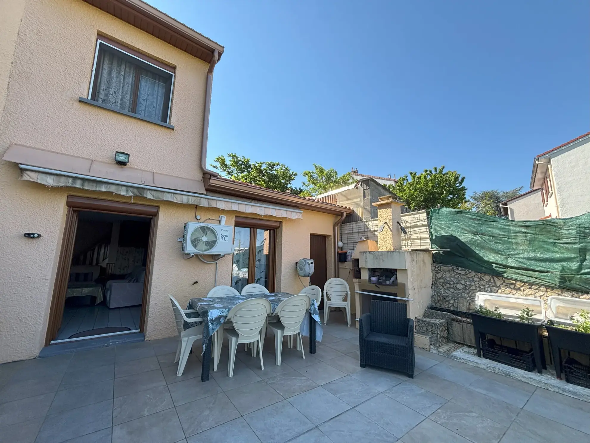 Maison familiale à Saint-Étienne avec jardin, terrasse et garage - 103,4 m² 