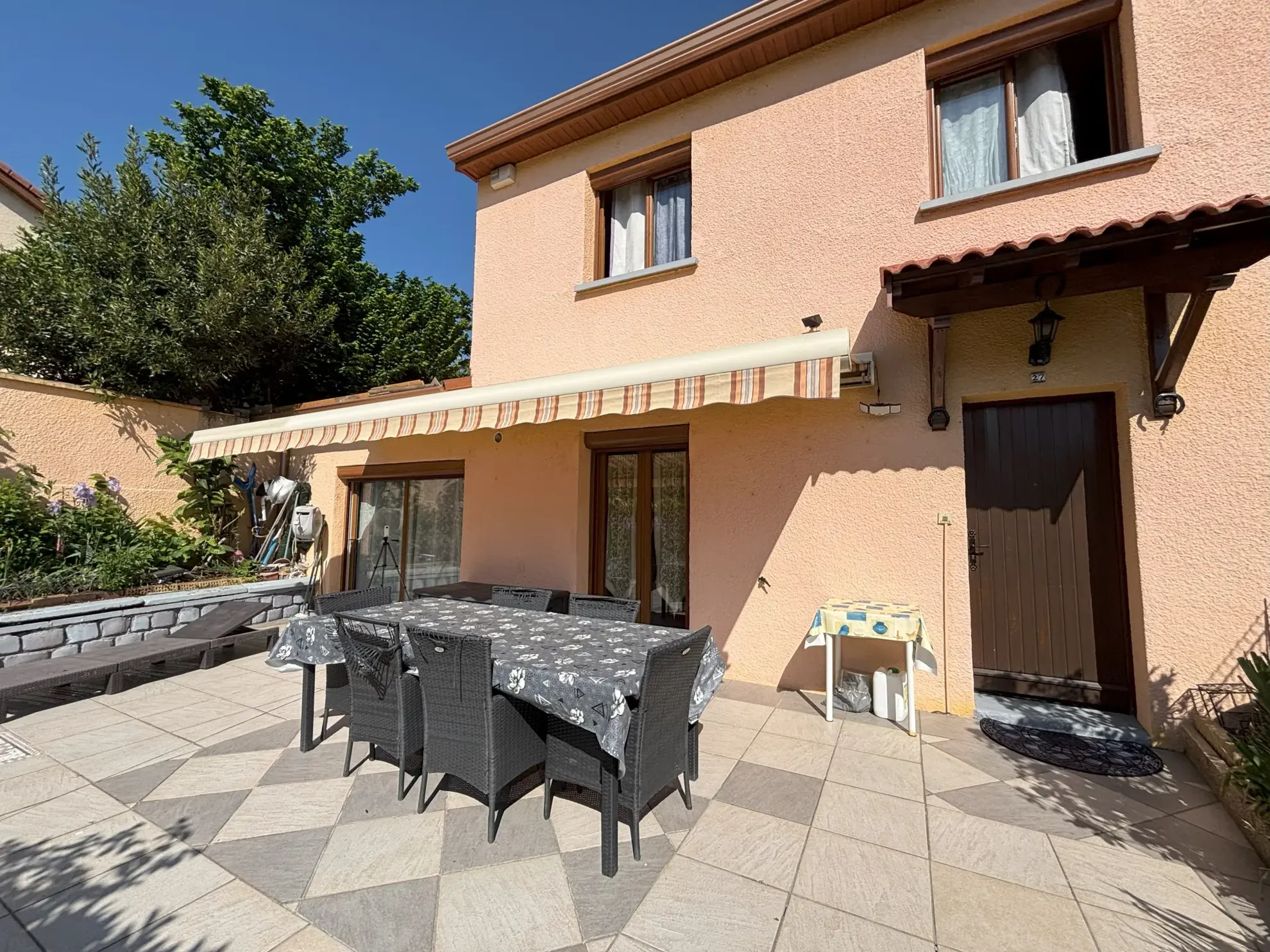 Maison familiale à Saint-Étienne avec jardin, terrasse et garage - 103,4 m² 